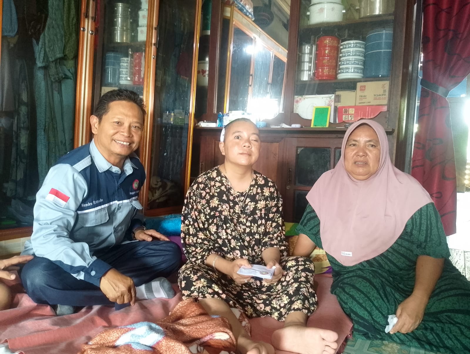 PGRI Peduli: Kunjungi Guru Honorer Sakit, Wujud Nyata Kepedulian Terhadap Sesama